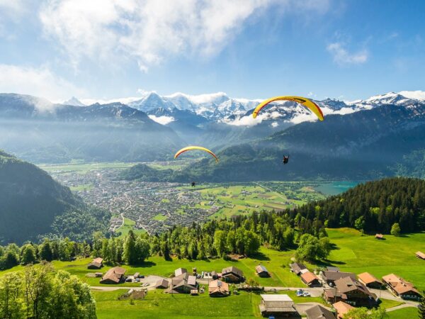 Tandem Paragliding in Interlaken – Fly Above the Swiss Alps