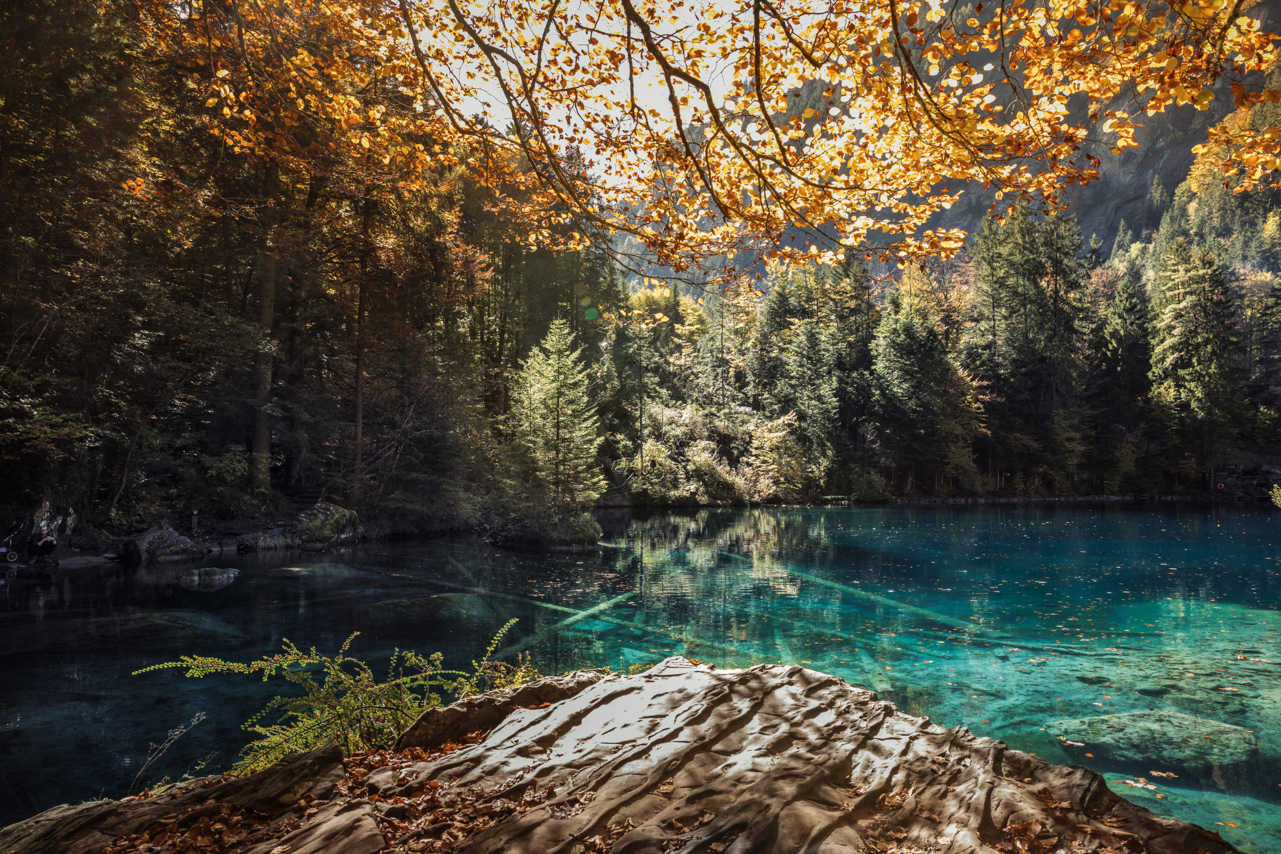 Schweiz. ganz natuerlich.
Herbststimmung am Blausee.

Switzerland. get natural. 
Autumn mood at Blausee.

Suisse. tout naturellement. 
Ambiance d'automne a Blausee.

Copyright by: Switzerland Tourism - By-Line: swiss-image.ch/Giglio Pasqua