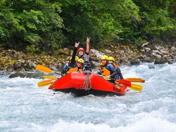 RIVER RAFTING LÜTSCHINE